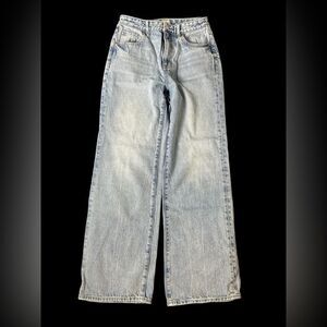 Women’s Pac Sun High-rise girlfriend jeans, size 26 equivalent to a size 2